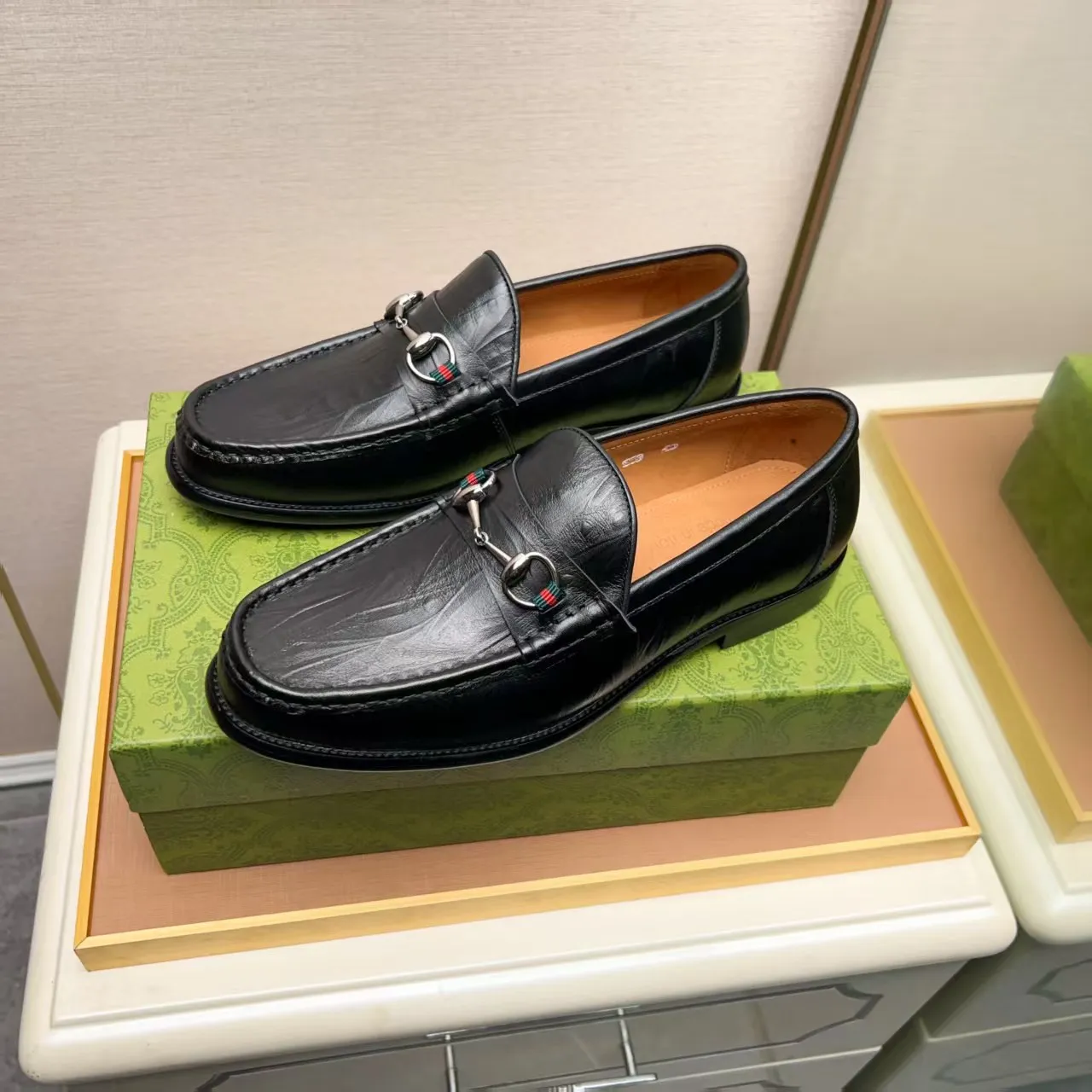 Men's men's shoes 💰460 🆘【GUCCI】Gucci ·🐂里· Hot-selling pea shoes top brand luxury, top quality, the latest fashion pea shoes.. The upper is made of original first-layer cowhide. (Full first-layer water-dyed 🐂 leather·inner). The original stylish and stylish soft rubber wear-resistant and non-slip outsole is light and comfortable on the foot, available in black! Matching code: 38-44 (customized at 45.46.47)